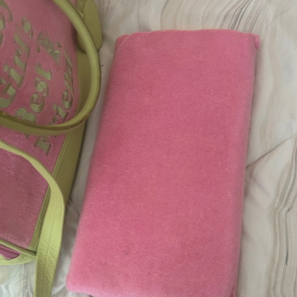 Juicy Couture Pink and Lime Pet Carrier - Picture 7 of 17